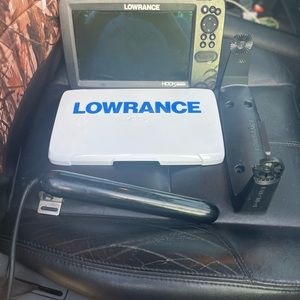 Lowrance hook reveal TS9 fish finder/ GPS/ Sonar